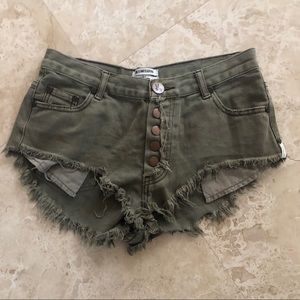 One teaspoon rollers army green